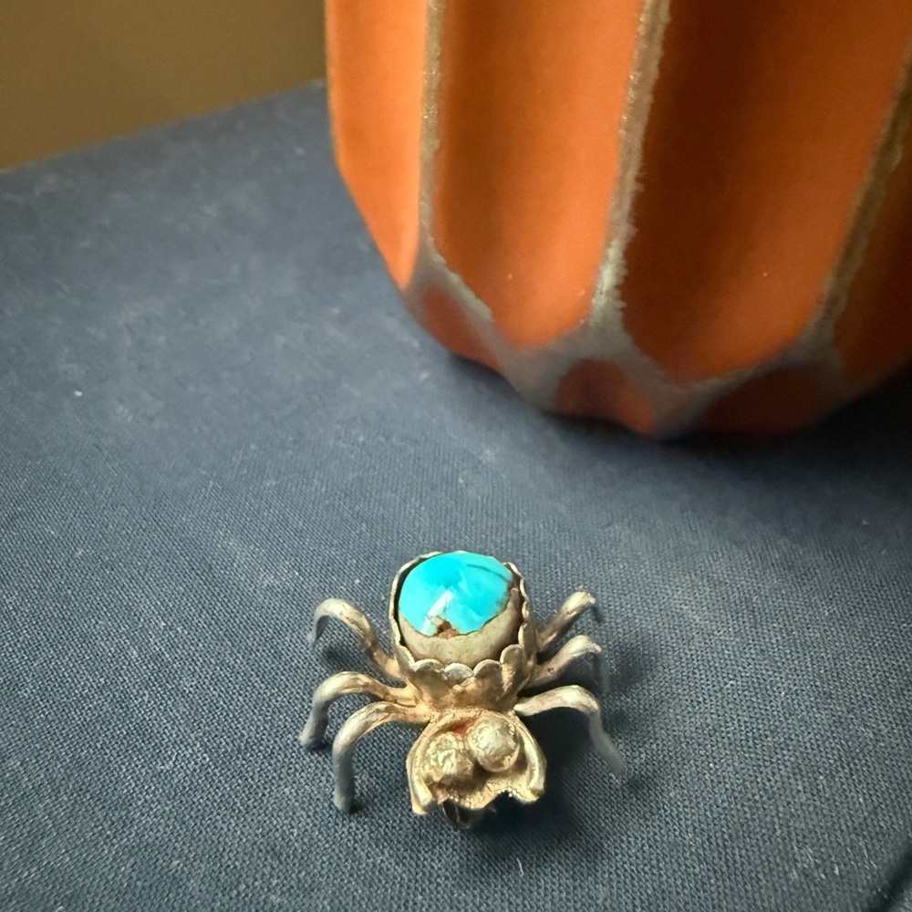 Vintage Native Navajo Sterling Silver Turquoise Spider Bug Brooch Pin - Picture 2 of 9